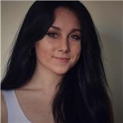 Studentessa di lingue offre ripetizioni di inglese, italiano e storia